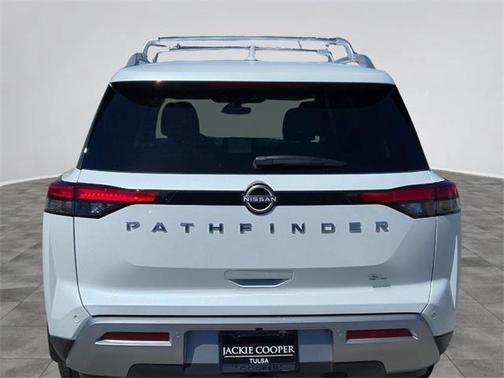2025 Nissan Pathfinder SL FWD