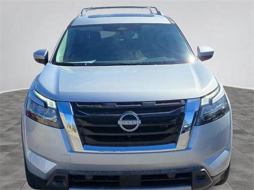2025 Nissan Pathfinder SL FWD