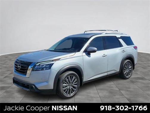 2025 Nissan Pathfinder SL FWD
