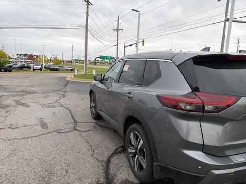2024 Nissan Rogue SL