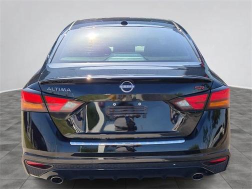 2023 Nissan Altima SR FWD