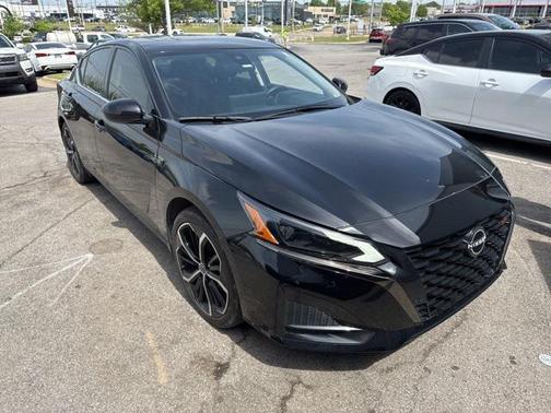 2023 Nissan Altima SR FWD