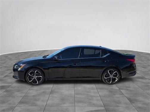 2023 Nissan Altima SR FWD