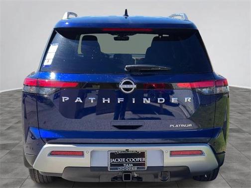 2025 Nissan Pathfinder Platinum FWD