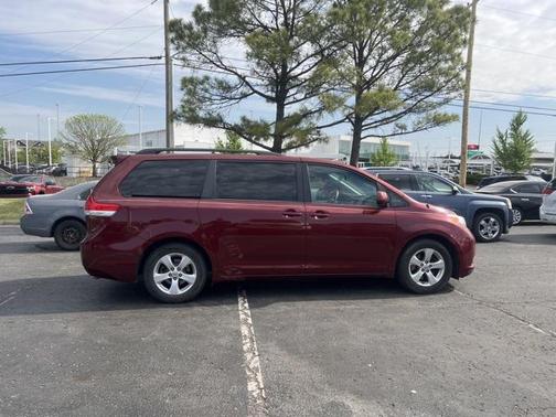 2014 Toyota Sienna LE
