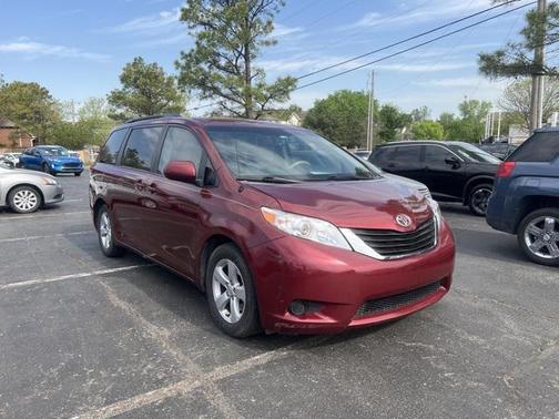 2014 Toyota Sienna LE