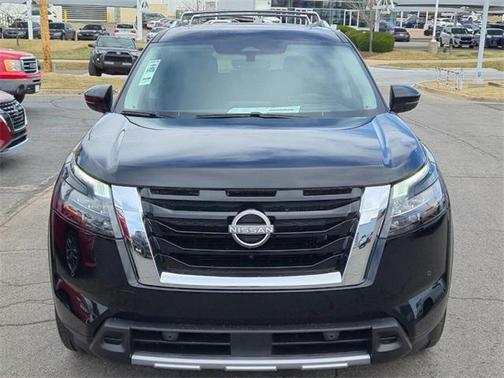 2025 Nissan Pathfinder Platinum FWD