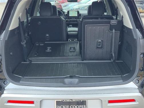 2025 Nissan Pathfinder Platinum FWD