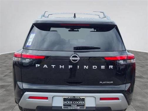 2025 Nissan Pathfinder Platinum FWD