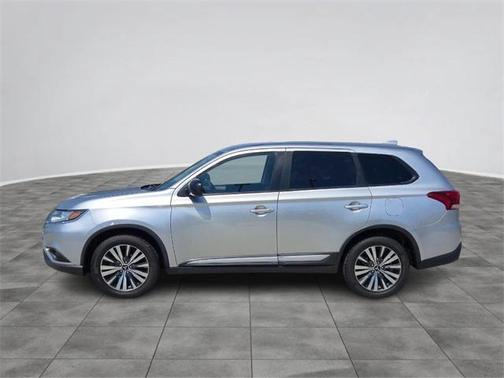 2020 Mitsubishi Outlander ES