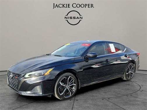 2025 Nissan Altima SR