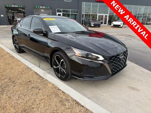 2025 Nissan Altima SR