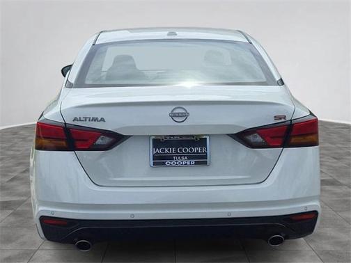 2025 Nissan Altima SR FWD
