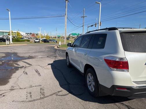 2012 Toyota Highlander SE