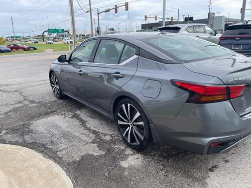 2020 Nissan Altima SR FWD