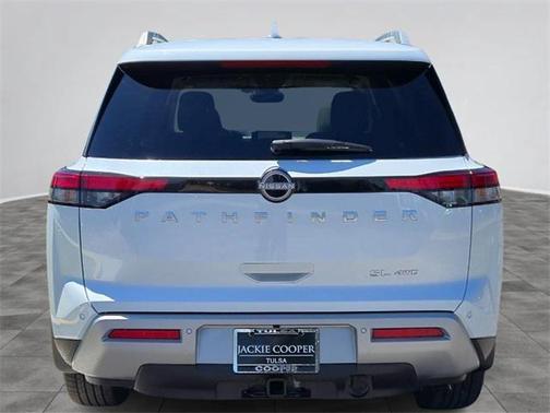 2025 Nissan Pathfinder SL 4WD