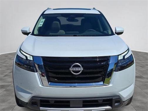 2025 Nissan Pathfinder SL 4WD