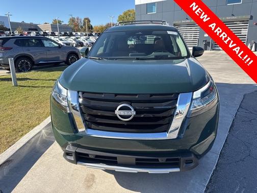 2024 Nissan Pathfinder Platinum