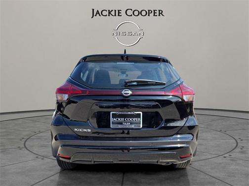 2025 Nissan Kicks S