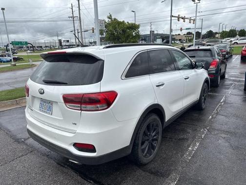 2019 Kia Sorento S
