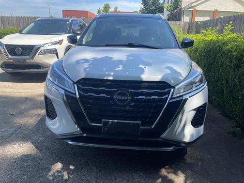 2022 Nissan Kicks SV
