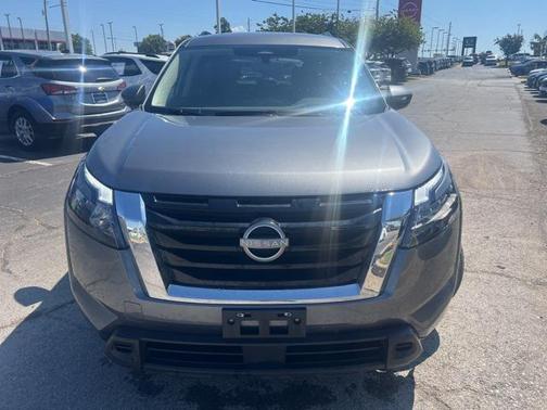 2024 Nissan Pathfinder SV FWD