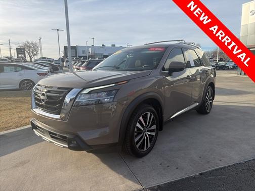 2024 Nissan Pathfinder Platinum