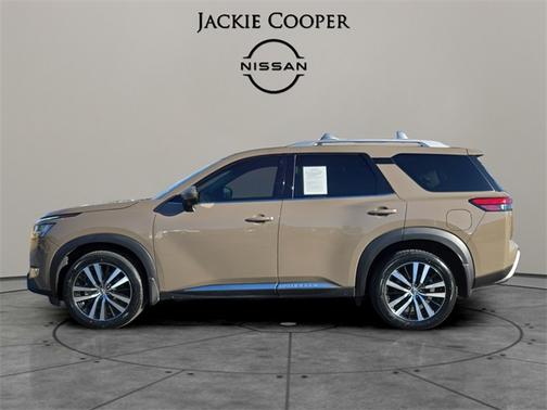 2024 Nissan Pathfinder Platinum