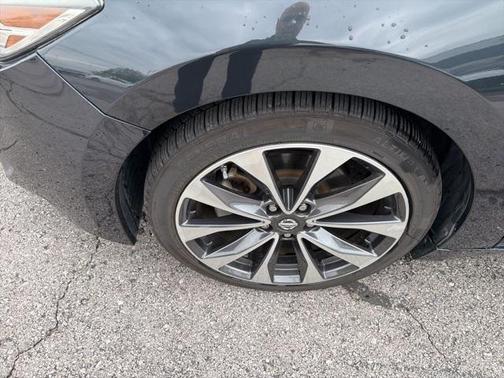 2017 Nissan Maxima 3.5 SR