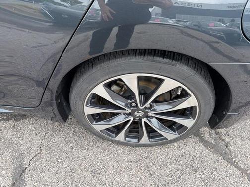 2017 Nissan Maxima 3.5 SR