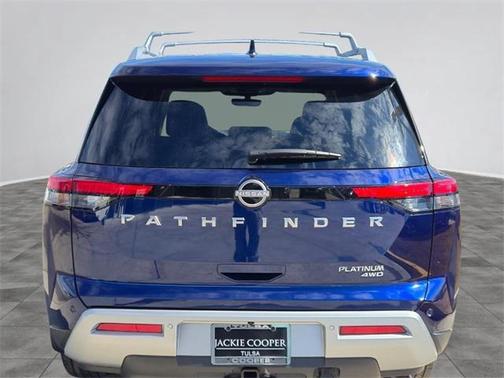 2025 Nissan Pathfinder Platinum 4WD