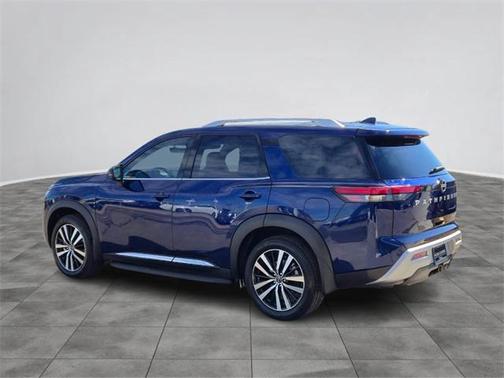 2025 Nissan Pathfinder Platinum 4WD