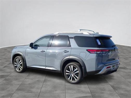 2025 Nissan Pathfinder Platinum 4WD