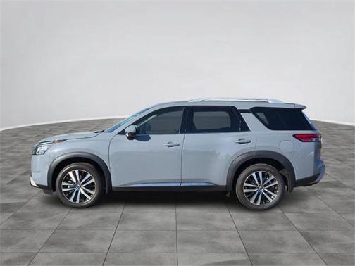 2025 Nissan Pathfinder Platinum 4WD