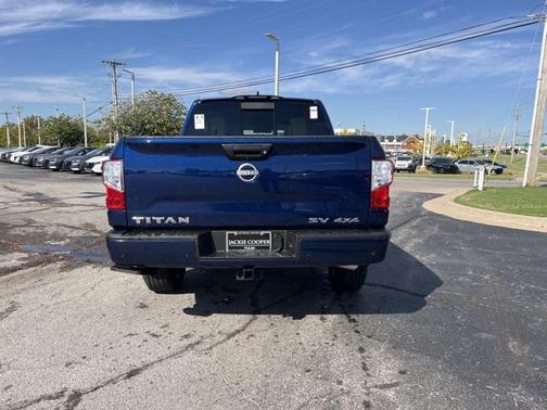 2024 Nissan Titan SV