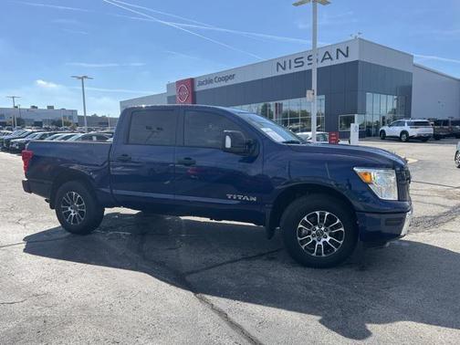 2024 Nissan Titan SV
