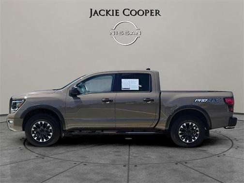 2024 Nissan Titan PRO-4X