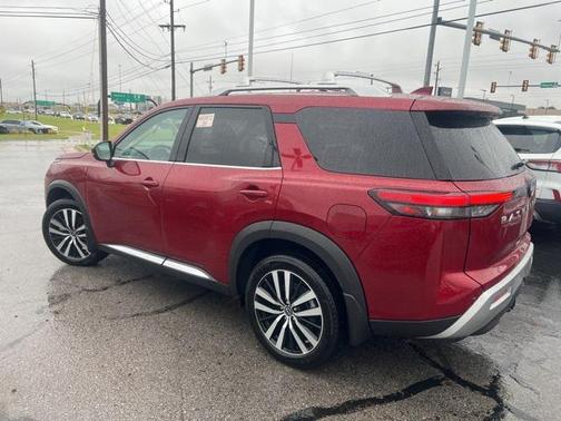 2024 Nissan Pathfinder Platinum 4WD