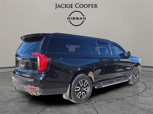 2023 GMC Yukon XL 4WD AT4