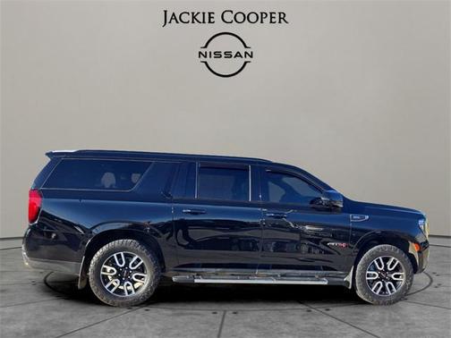 2023 GMC Yukon XL 4WD AT4