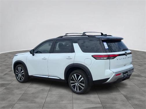 2025 Nissan Pathfinder Platinum FWD