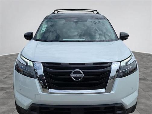 2025 Nissan Pathfinder Platinum FWD