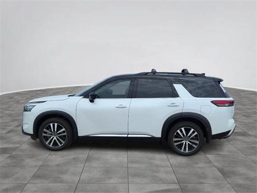 2025 Nissan Pathfinder Platinum FWD