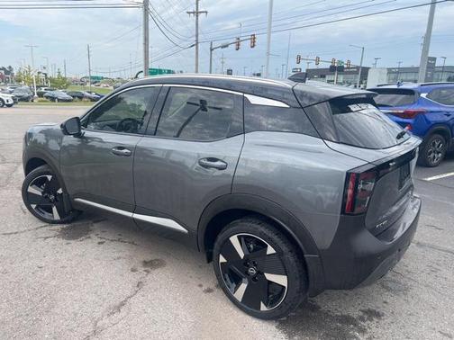 2025 Nissan Kicks SR