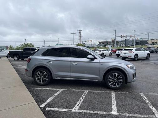 2022 Audi Q5 45 S line Premium Plus
