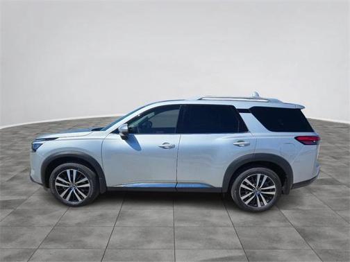 2025 Nissan Pathfinder Platinum 4WD