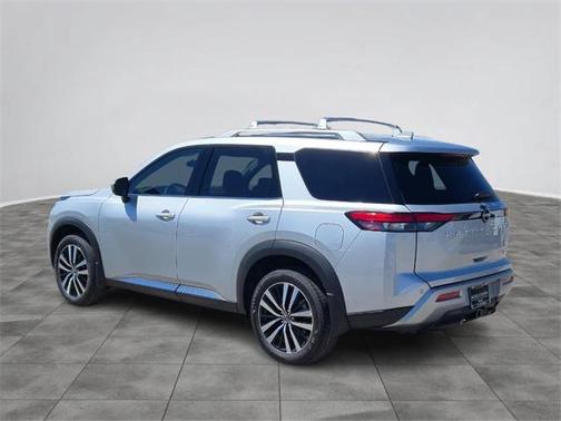 2025 Nissan Pathfinder Platinum 4WD