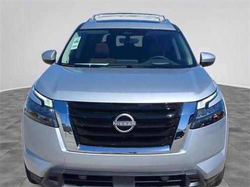 2025 Nissan Pathfinder Platinum 4WD