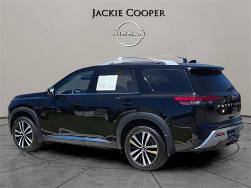 2024 Nissan Pathfinder Platinum 4WD
