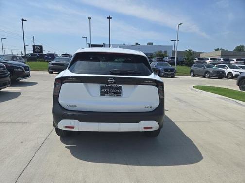 2025 Nissan Kicks S